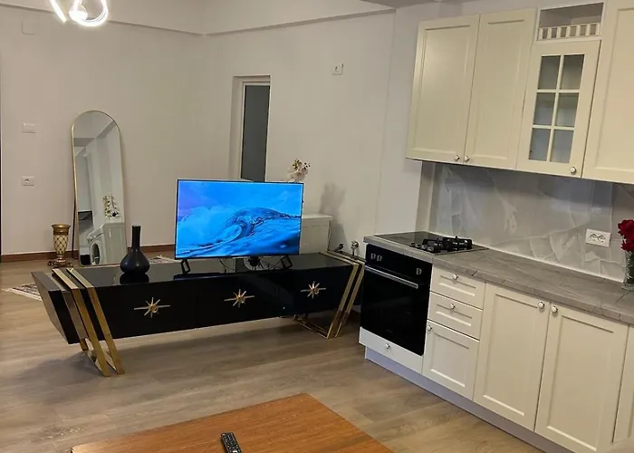 Apartamento Flat In - Modern & Cozy Tirana