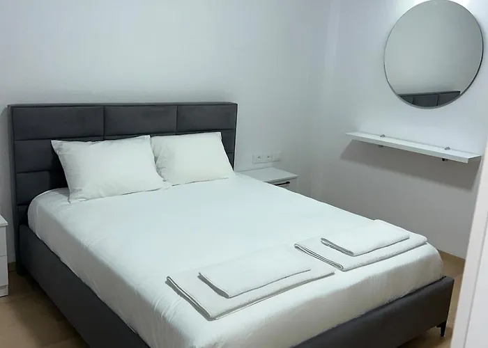 Flat In - Modern & Cozy Tirana